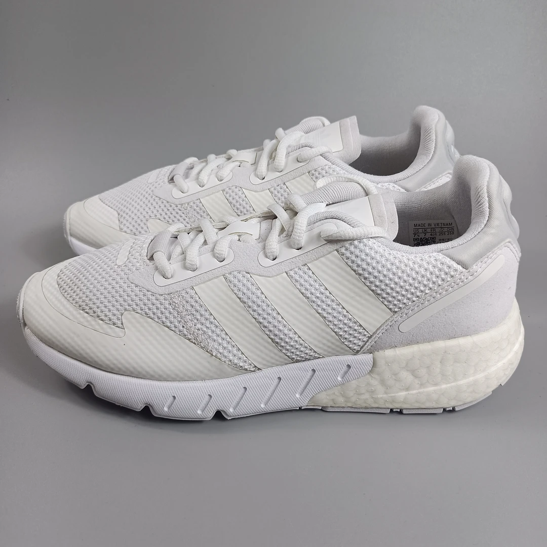 二手正品40.5码    阿迪达斯休闲鞋ZX 1KBOOST小白鞋   公价896