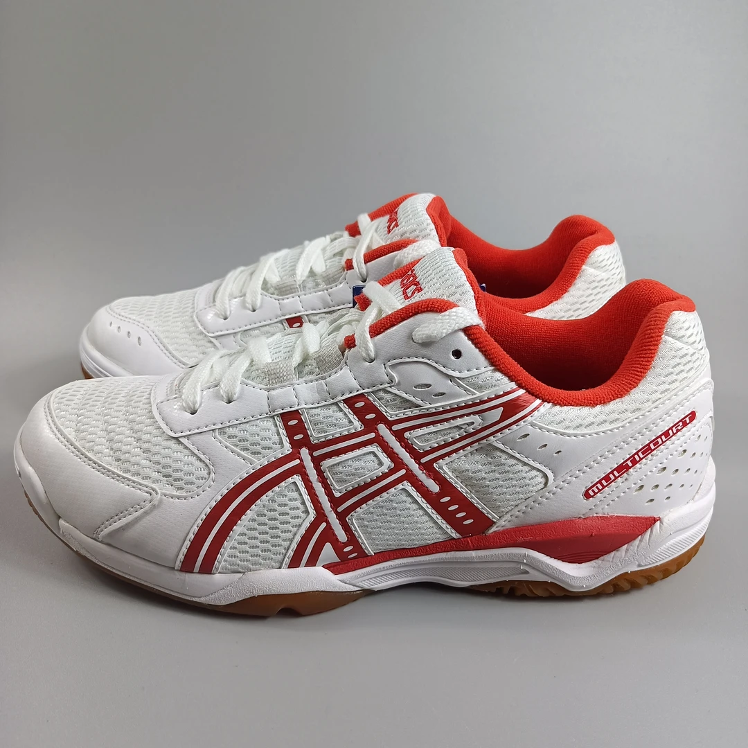 全新正品39.5码    ASICS艾斯克斯耐磨透气休闲鞋   公价956