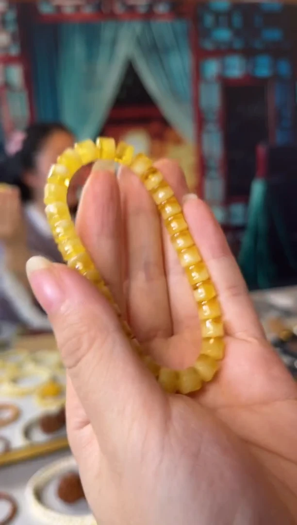 【闪购商品】蜜蜡裸石未镶嵌竹节手串