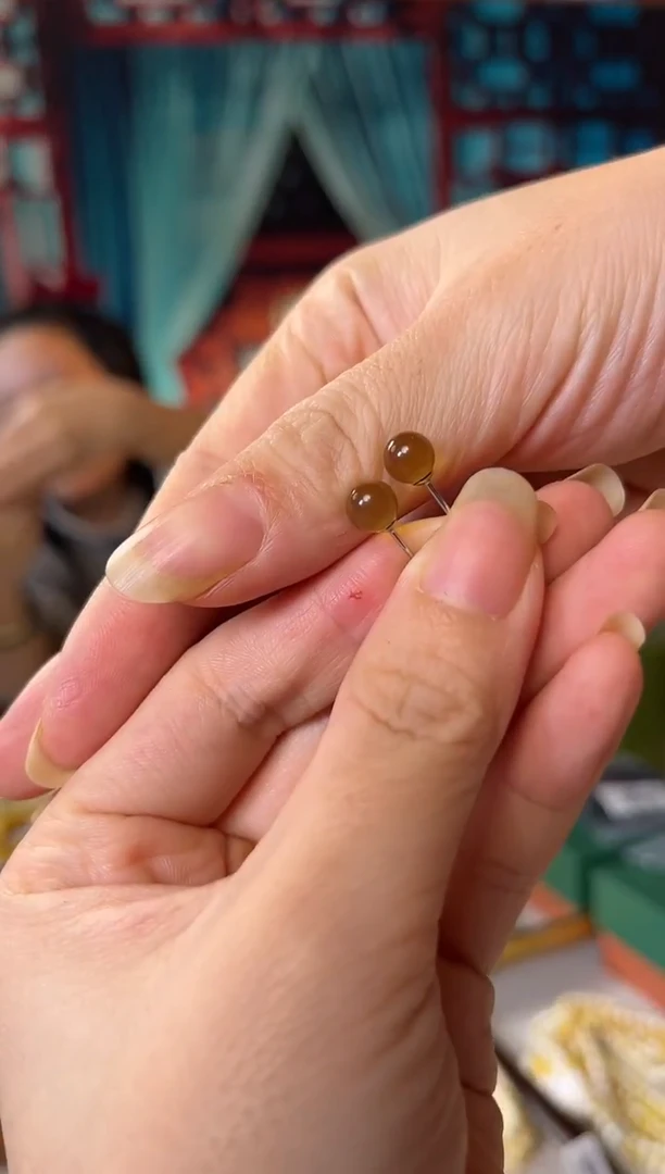 【闪购商品】蓝珀裸石未镶嵌耳钉