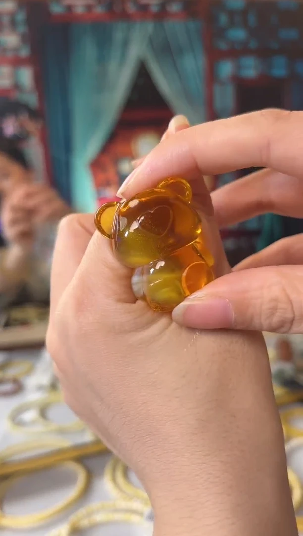 【闪购商品】蜜蜡裸石未镶嵌荧光小熊