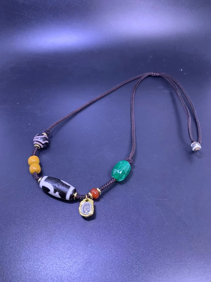 网红明星同款黑白宝瓶玛瑙挂坠藏风（多样性发货没有证书）