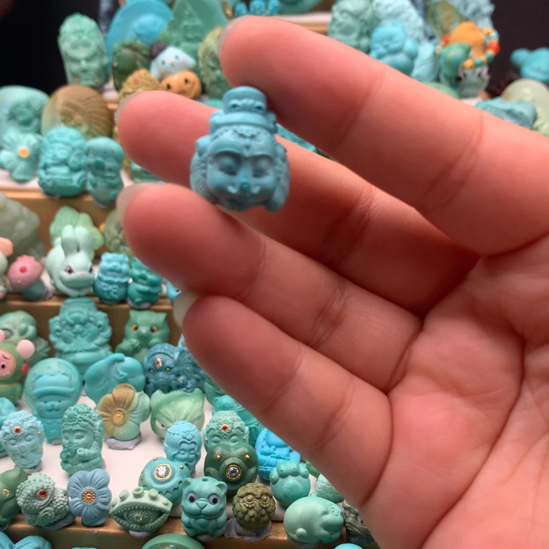 绿松石颈饰未镶嵌王**王