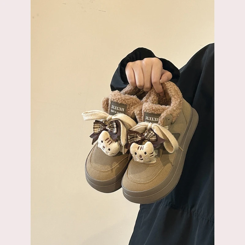 爆改小猫蝴蝶结丑萌高帮加绒板鞋女学生冬季德训鞋chic小众二棉鞋