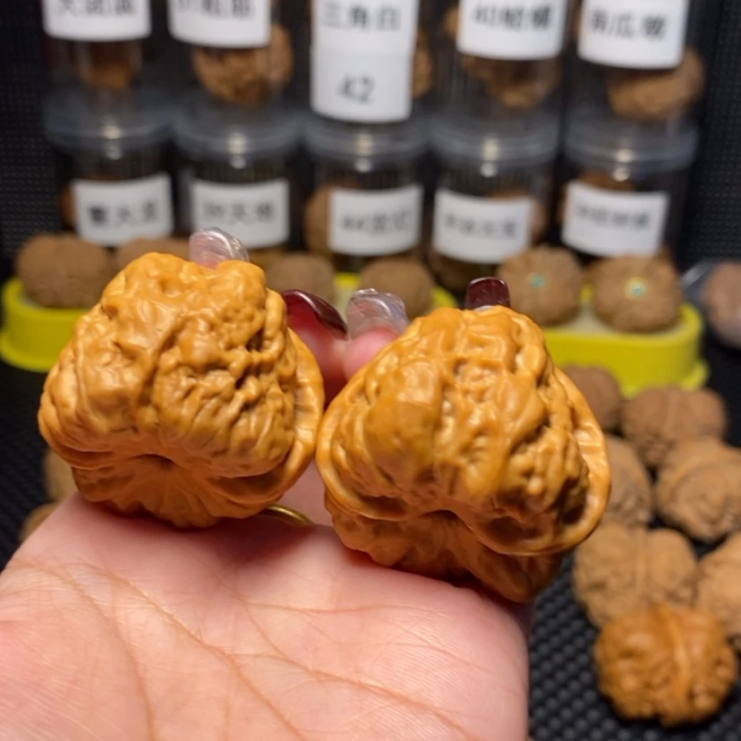 【闪购商品】文玩核桃吊坠锦**