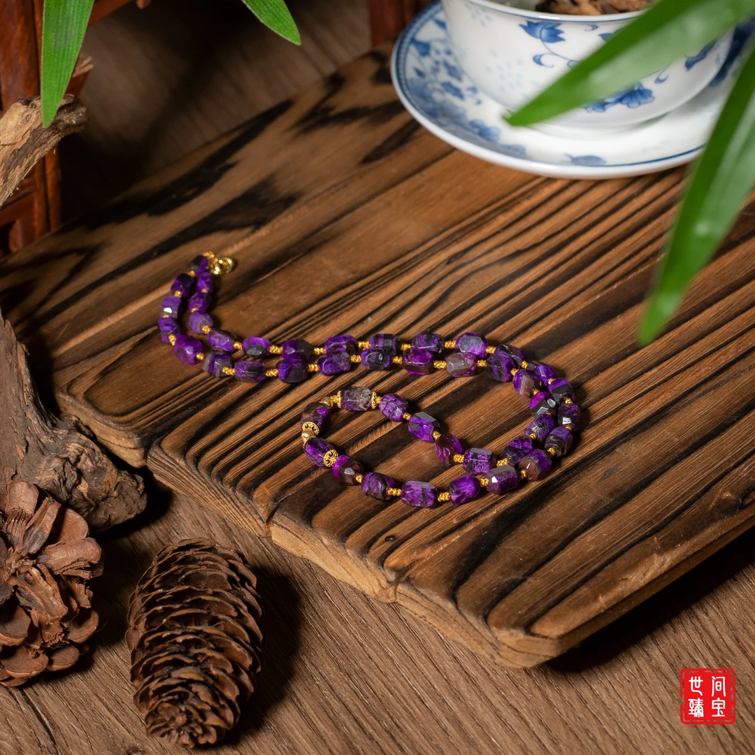 世间臻宝-芷若丨18K金红丝绒舒俱来项链/多样性发/P3501/0/