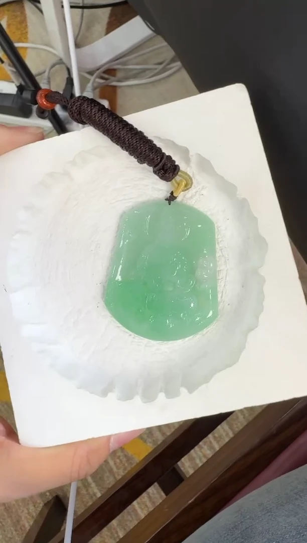【闪购商品】翡翠颈饰未镶嵌YM223-1-3人物牌