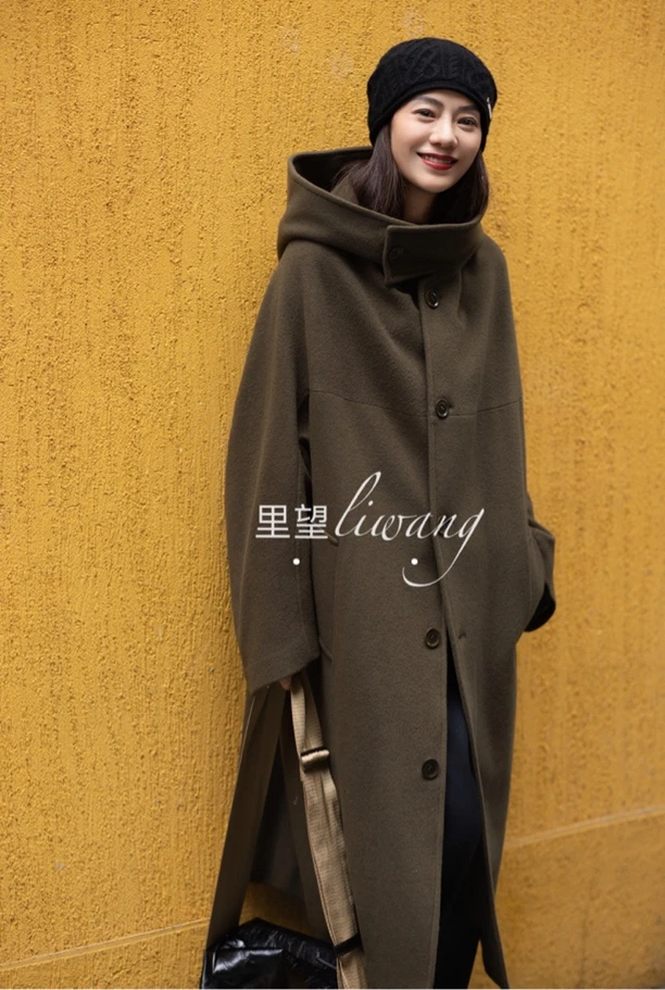 Li Wang/里望2025设计师新款 走秀单排扣羊毛长款带帽大衣外套