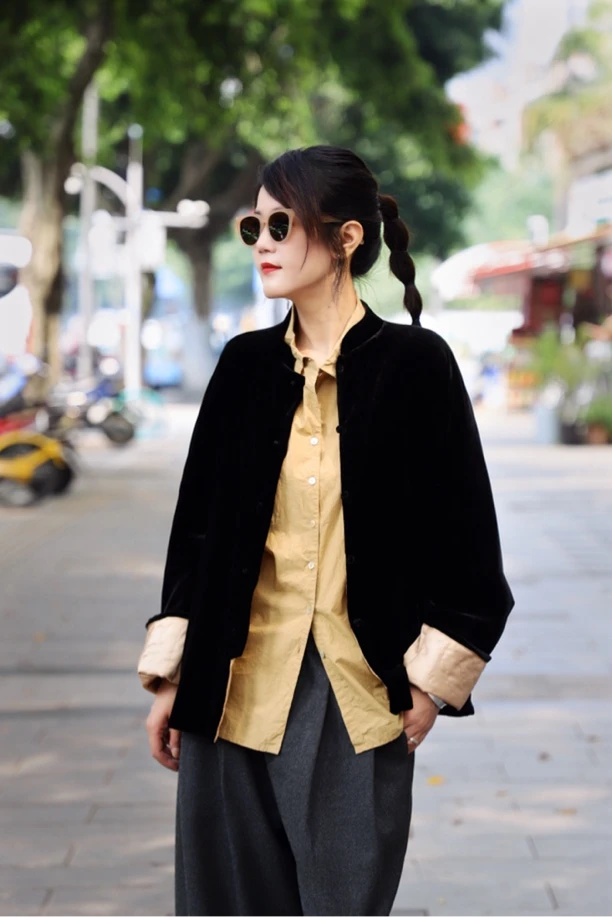 Li Wang/里望2024设计师款 丝绒系列 鎏金内里盘扣黑色丝绒外套