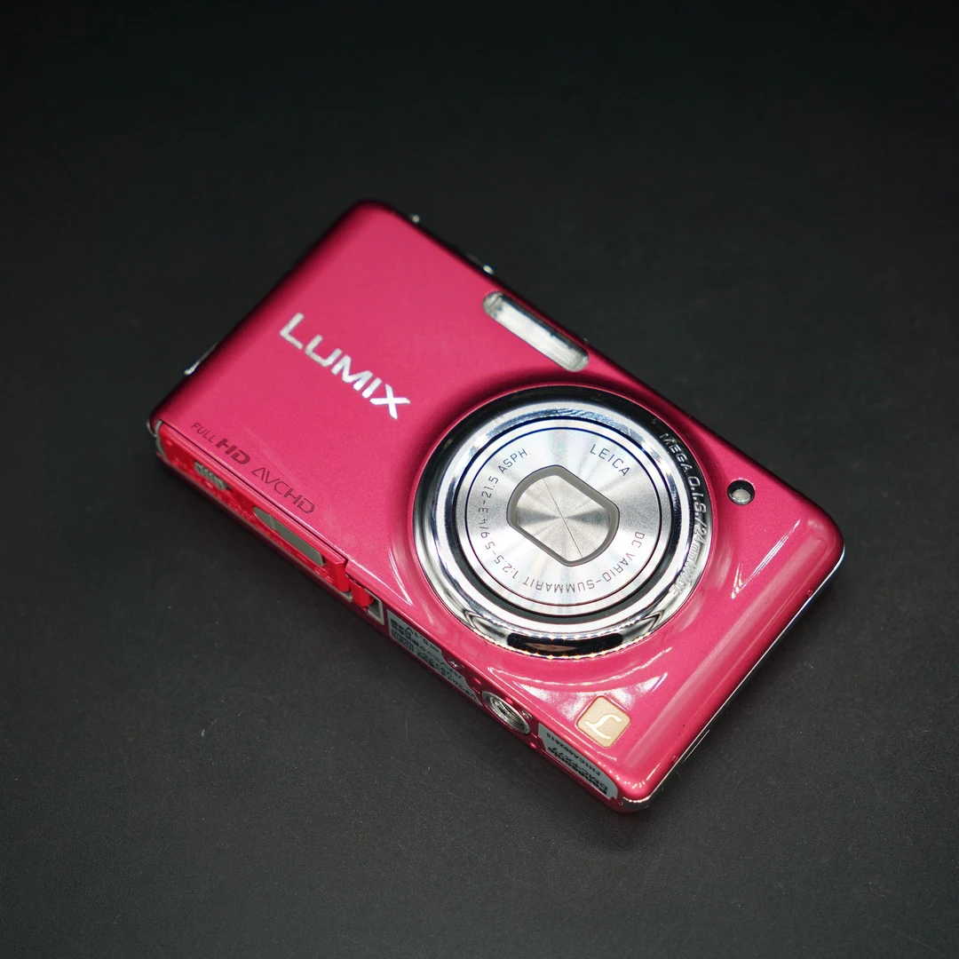 95新 Panasonic/松下 FX77 1210W/5倍 全触屏 配件齐全 复古CCD
