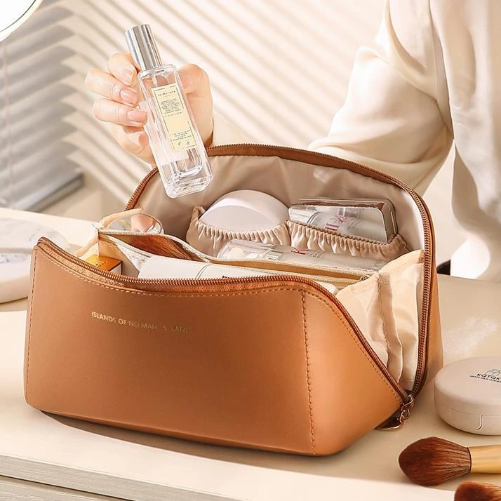 大容量化妆包外出随身携带网红爆款2023高级感推荐便携高端收纳包