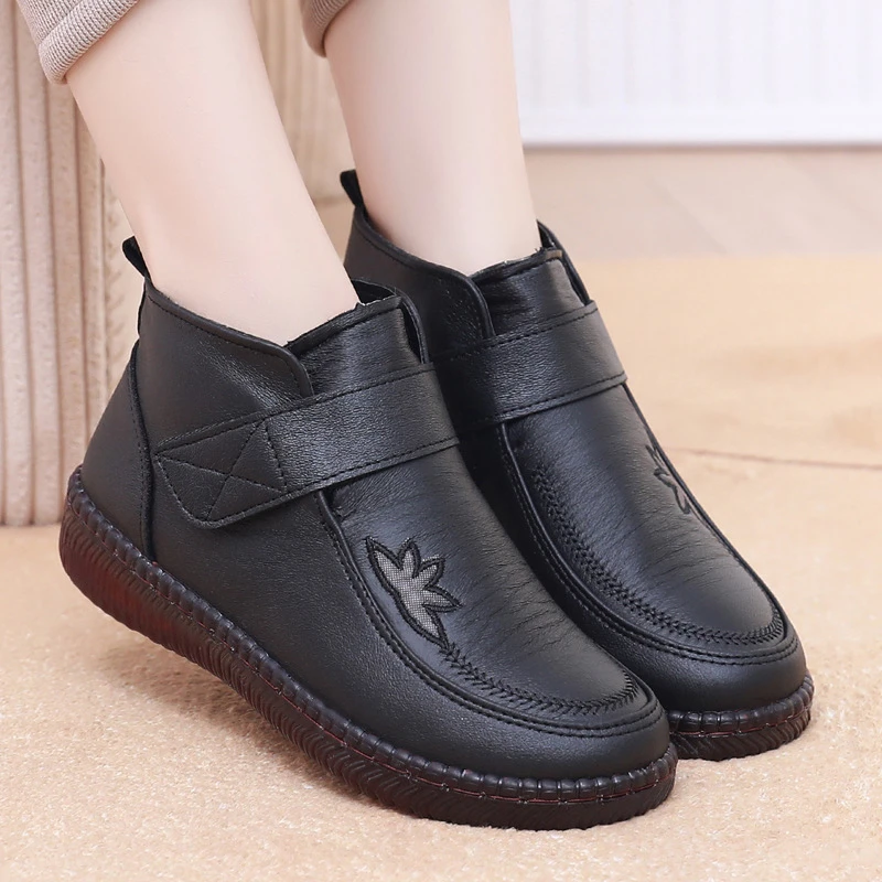 2024冬季一脚蹬懒人短靴软底软面牛筋底棉鞋加绒平底舒适妈妈鞋