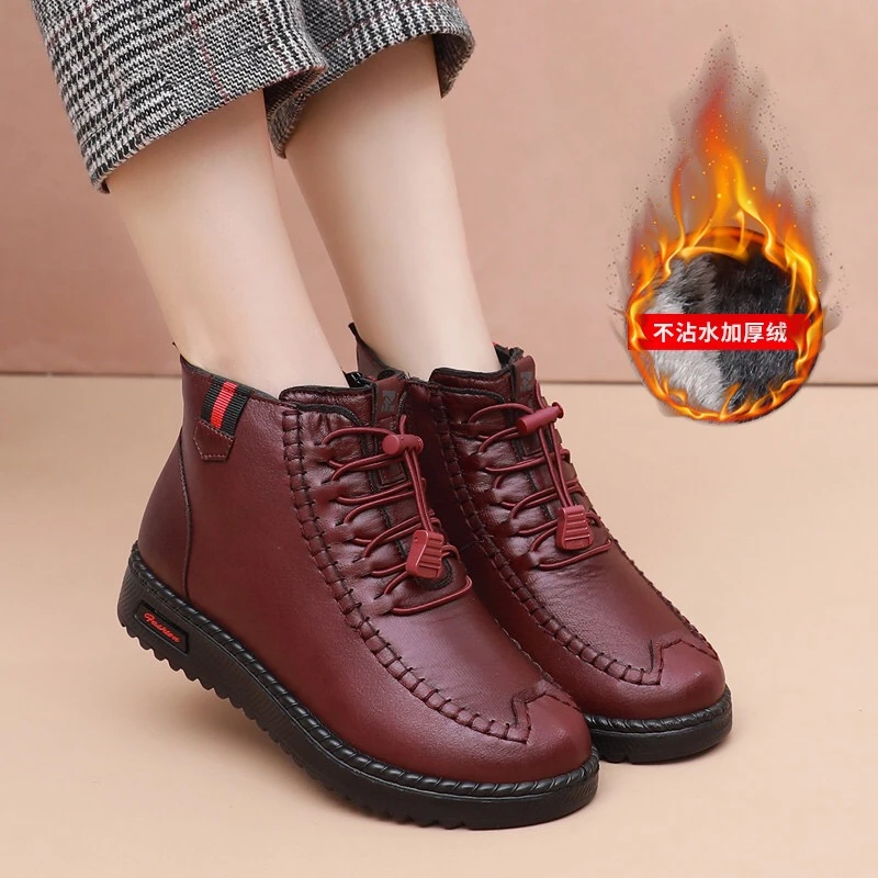 冬季新款加厚棉靴保暖防滑妈妈女棉鞋不沾水平底奶奶加厚雪地靴