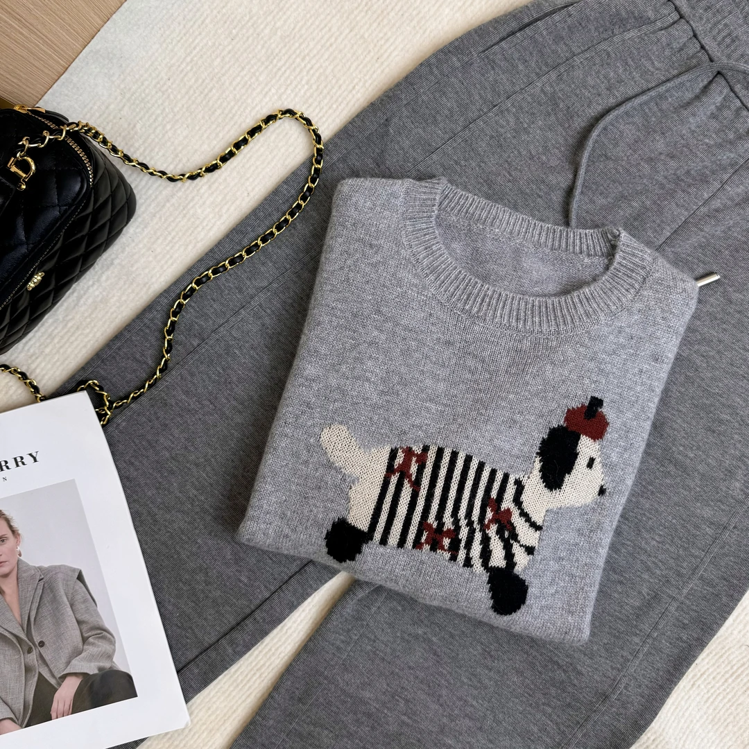 【晴姐】M1674  灰色腊肠狗圆领长袖针织