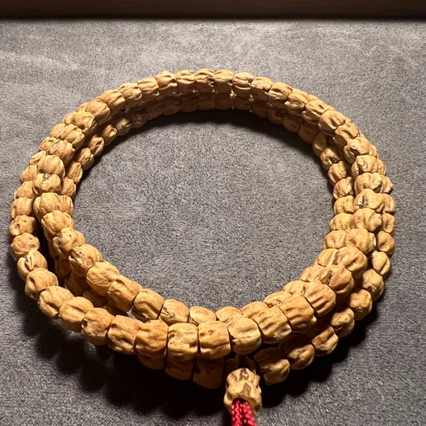 热振红油皮红牙方块顺108百香柏香籽108脖挂