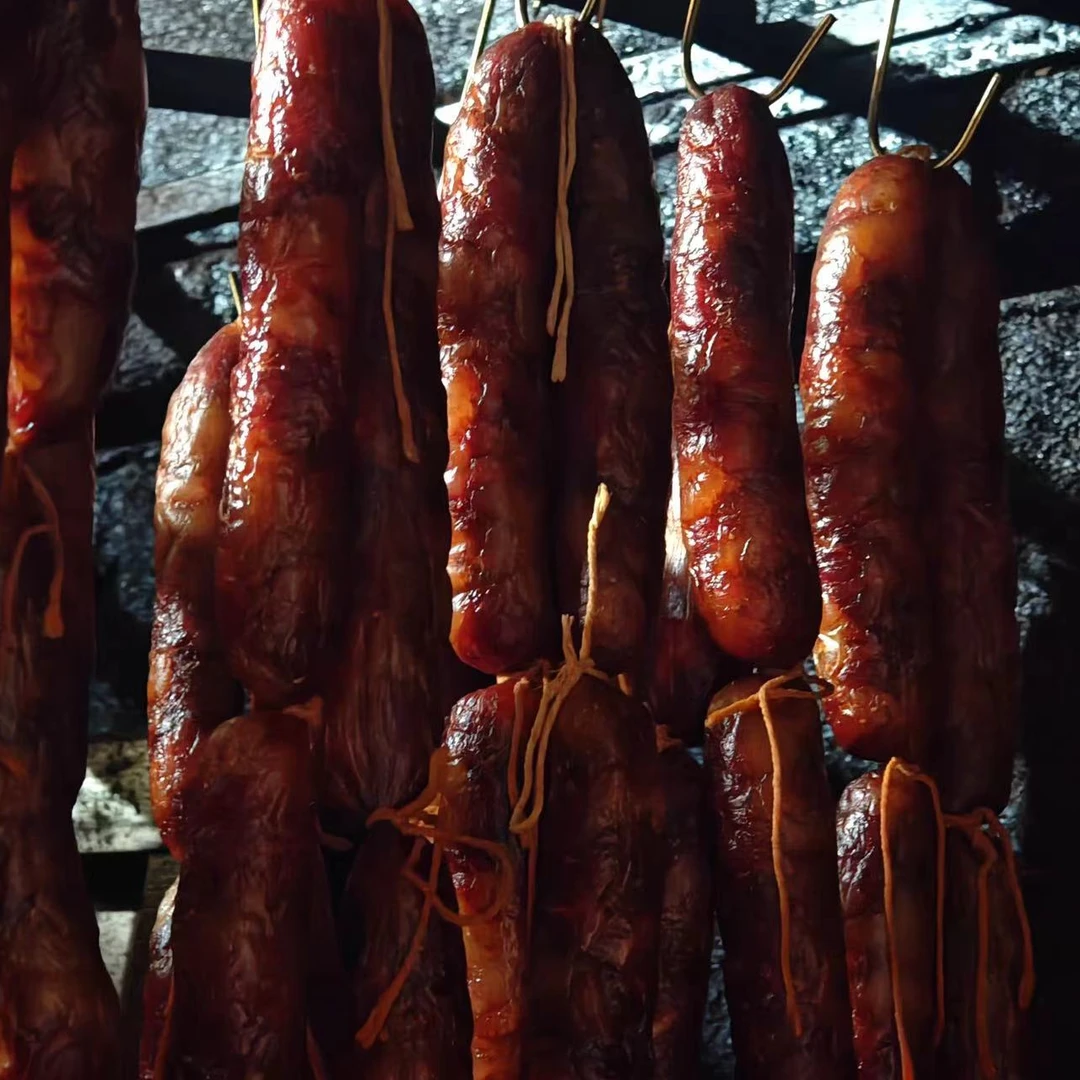 贵州土特产柴火烟熏风味腊香肠熟食农家喂养猪肉手工罐制储存方便