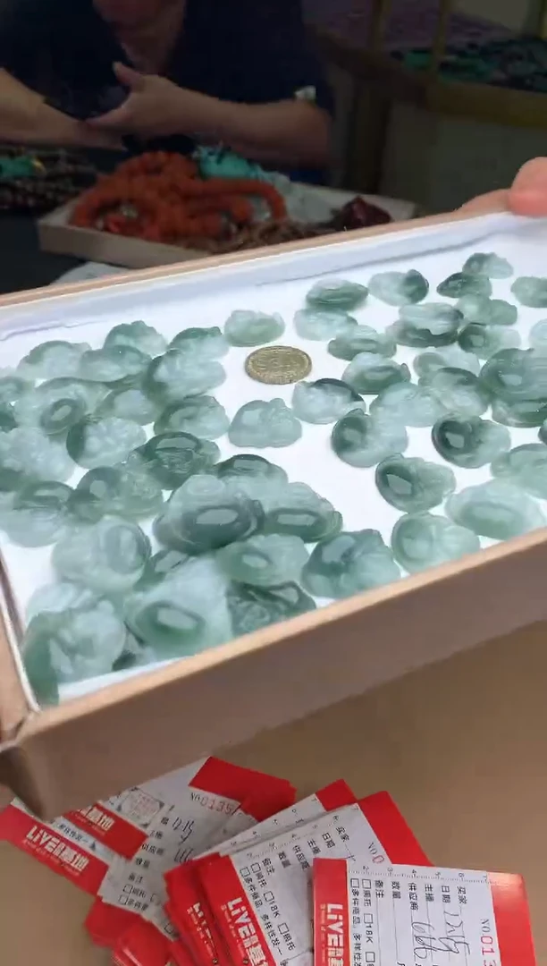 【闪购商品】翡翠颈饰未镶嵌20发1 多样性发货