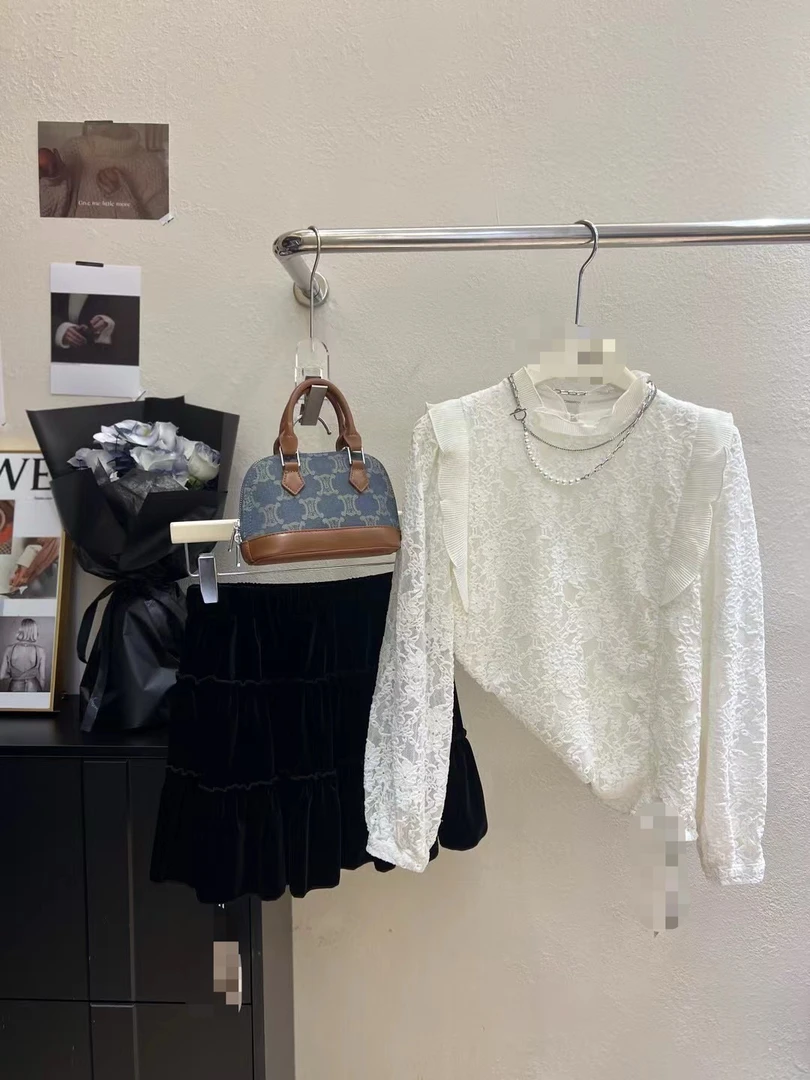 洋气复古蕾丝花边上衣女长袖喇叭袖甜美风格