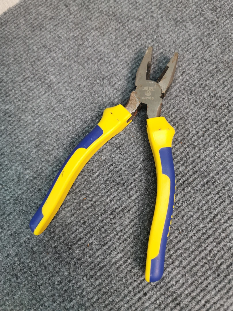 登山野营用老虎钳