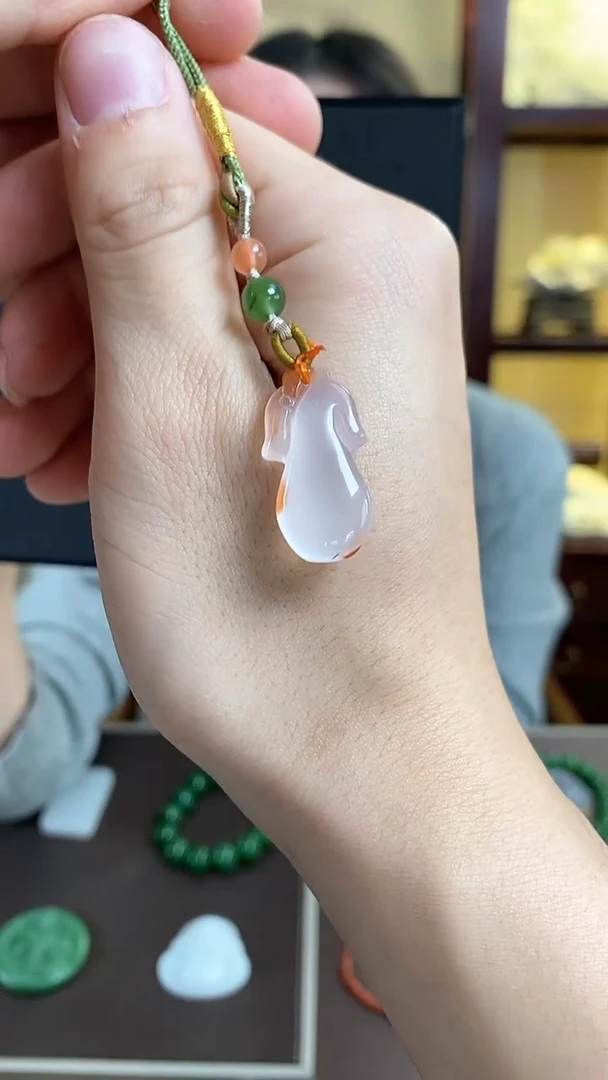 【闪购商品】南红玛瑙挂件未镶嵌南红包挂手机挂多色多样性发一个