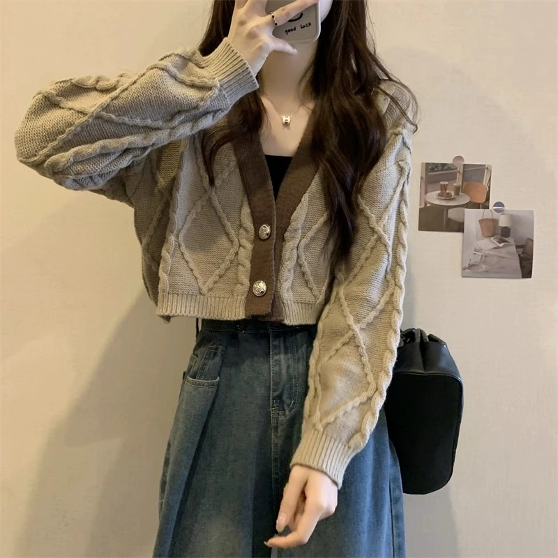 V领短款毛衣外套女春秋季内搭美拉德针织开衫别致卡腰小个子上衣