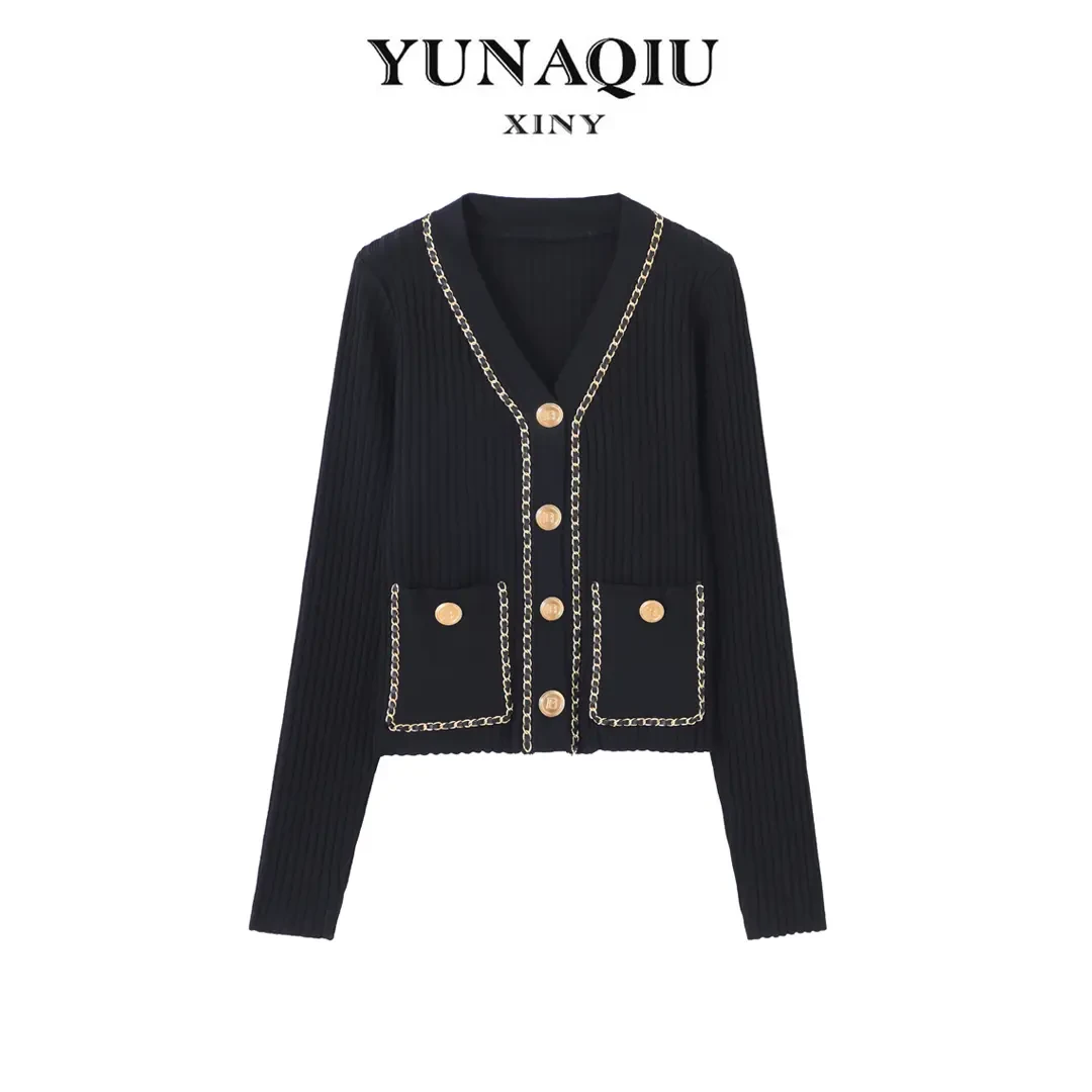 YUNAQIU 春夏V领重工时尚气质黑色链条修身长袖针织开衫外套-231