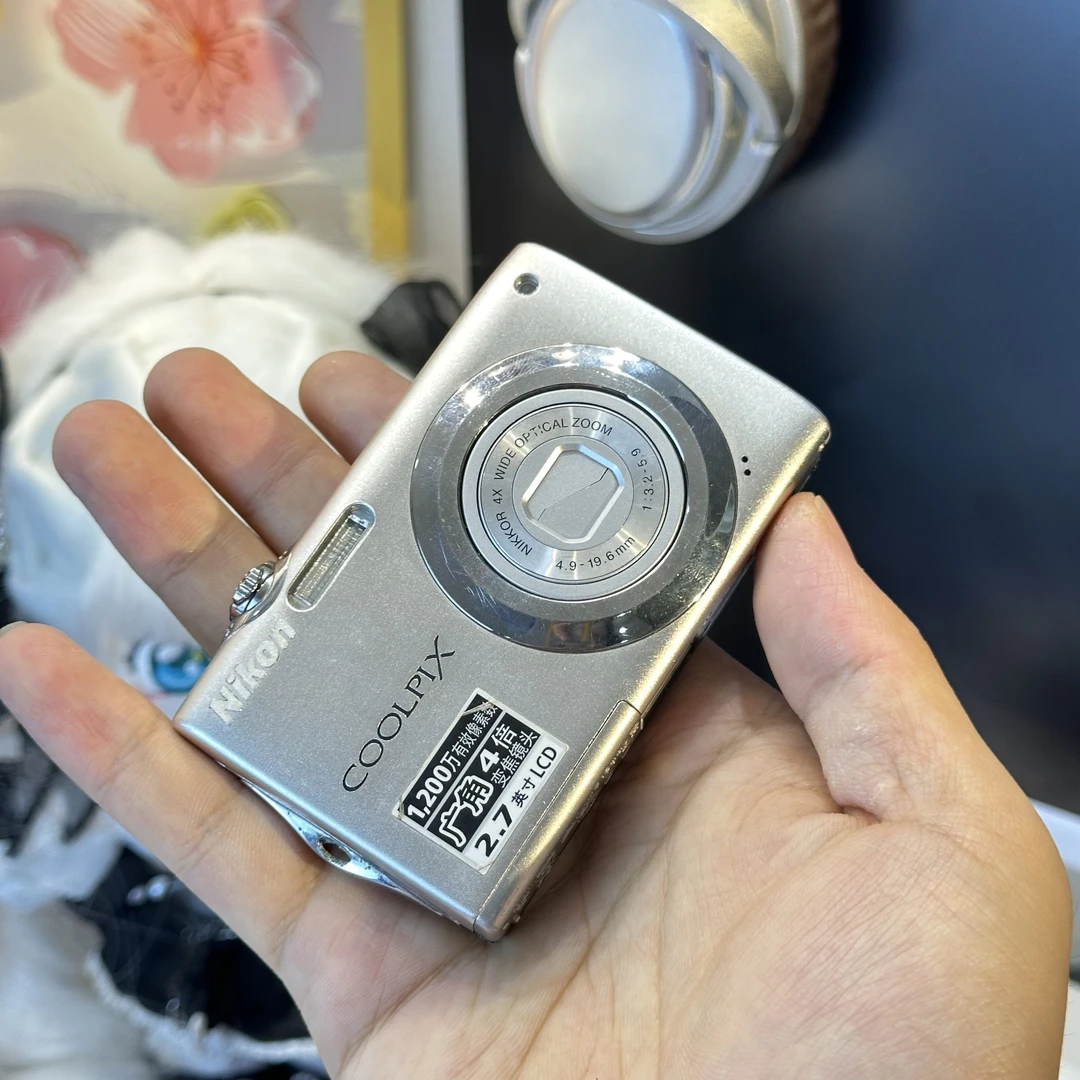 9新 Nikon/尼康 尼康s3000冷白皮柔焦1200万像素带配件