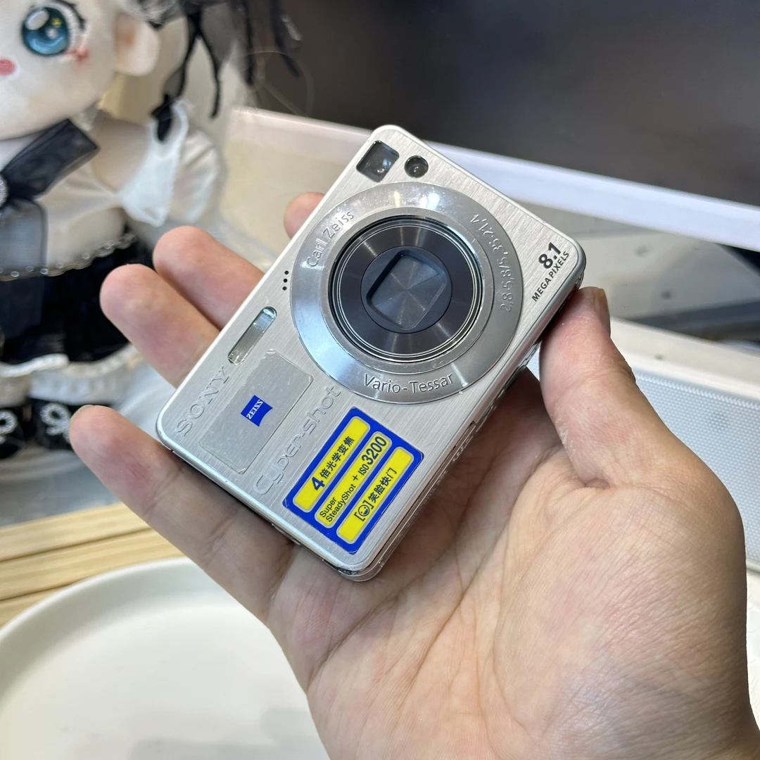 9新 Sony/索尼 索尼w130胶片感复古感色彩感好银色小方块