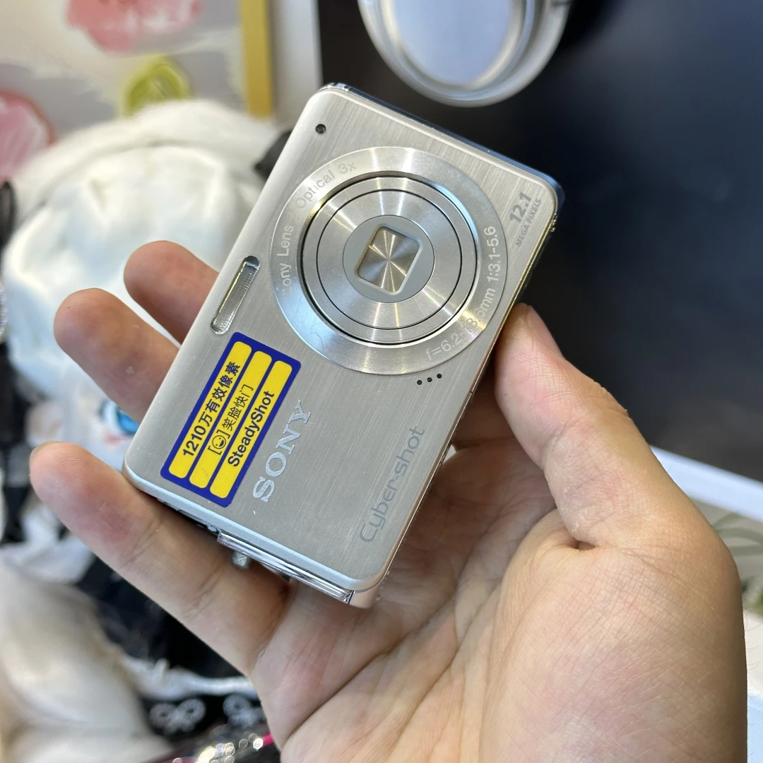 9新 Sony/索尼 索尼w190冷白皮适合人像 1200万像素带配件