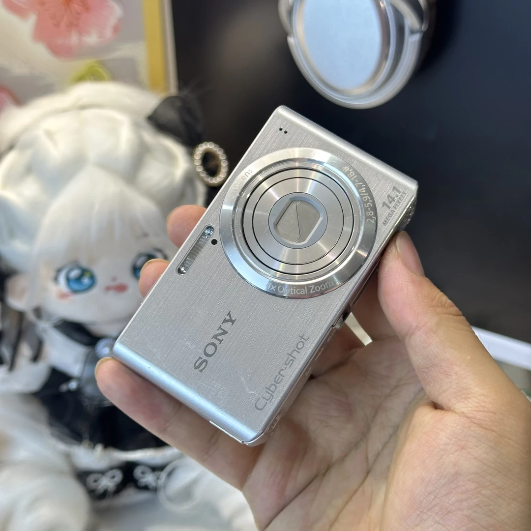9新 Sony/索尼 索尼w610银色1400万像素色彩感好带配件