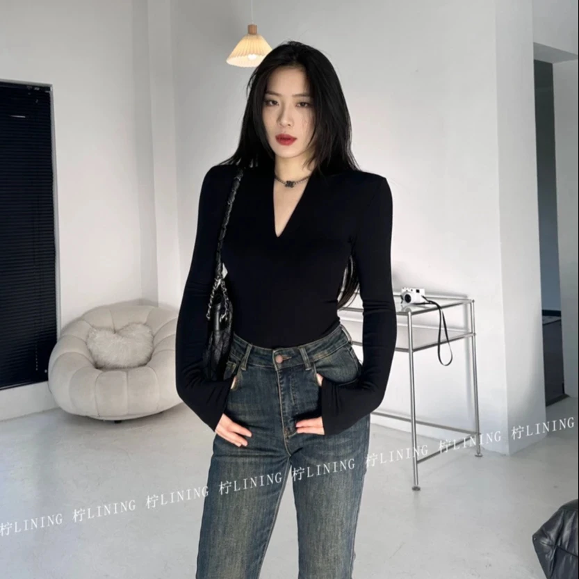 黑色v领打底衫女春秋冬内搭外穿修身纯欲风气质纯色长袖T恤上衣潮