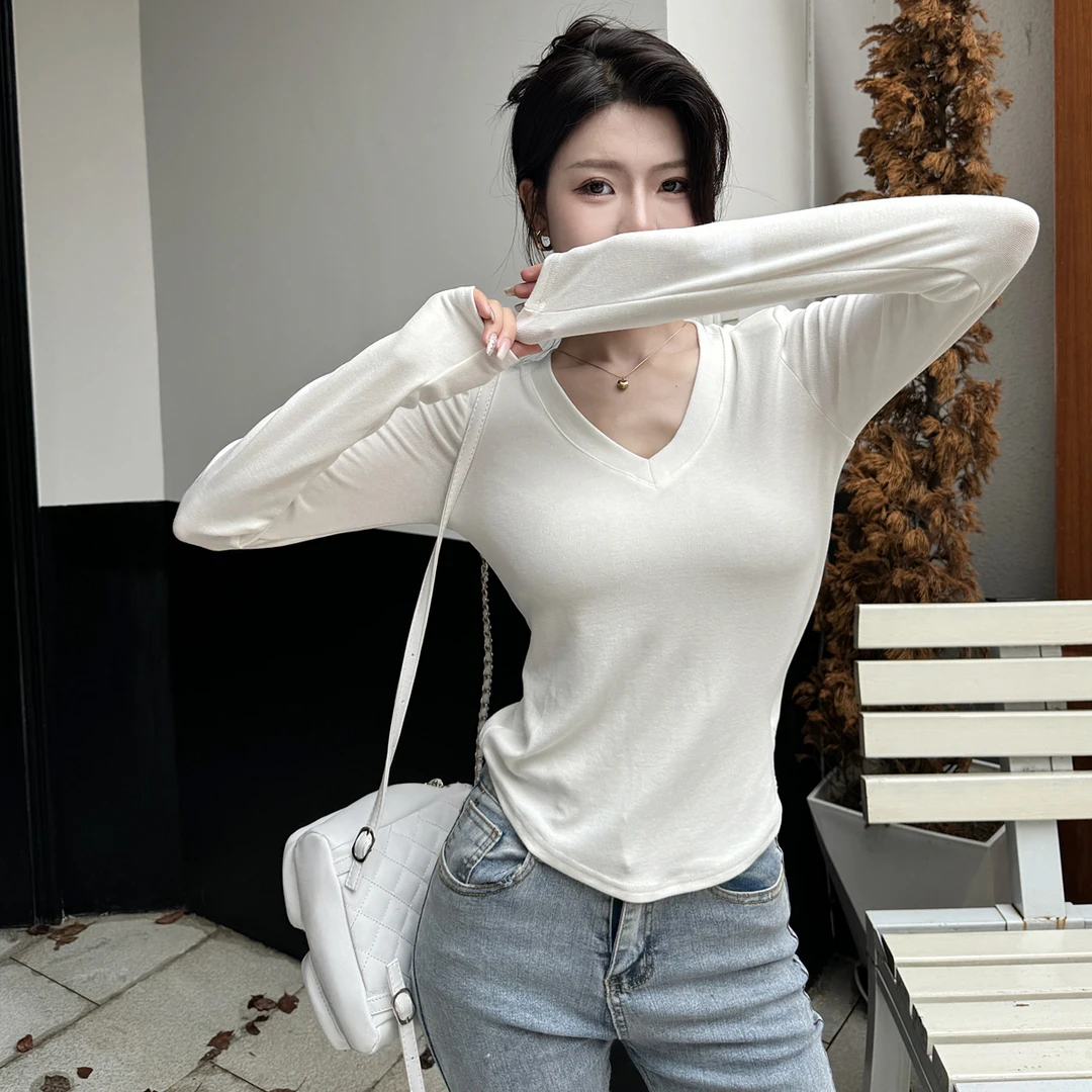V领内搭打底衫女秋冬装2024新款纯欲茶艺白色修身长袖t恤纯色上衣