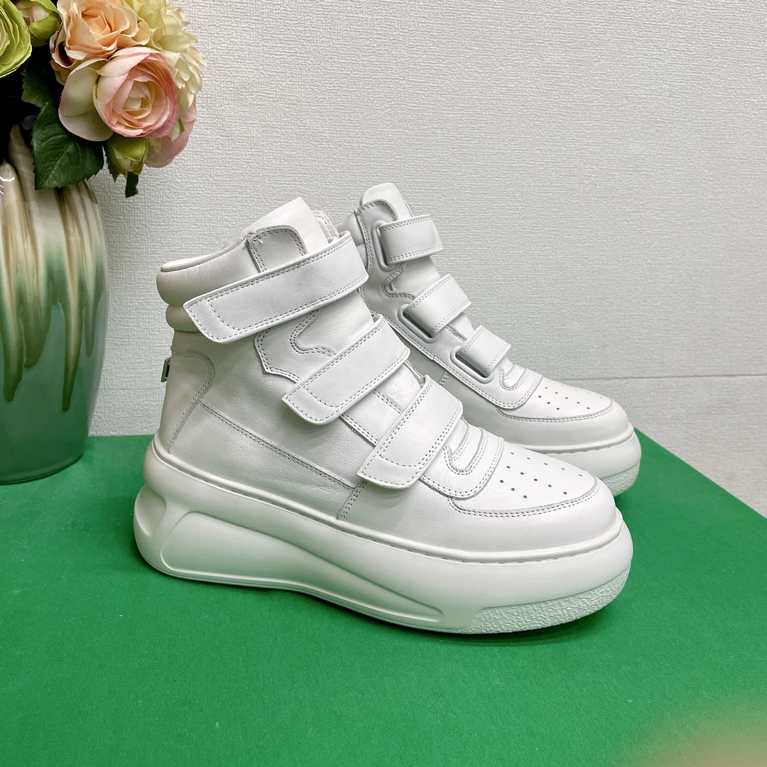 高帮加绒魔术贴白色休闲鞋2024秋冬增高厚底女鞋