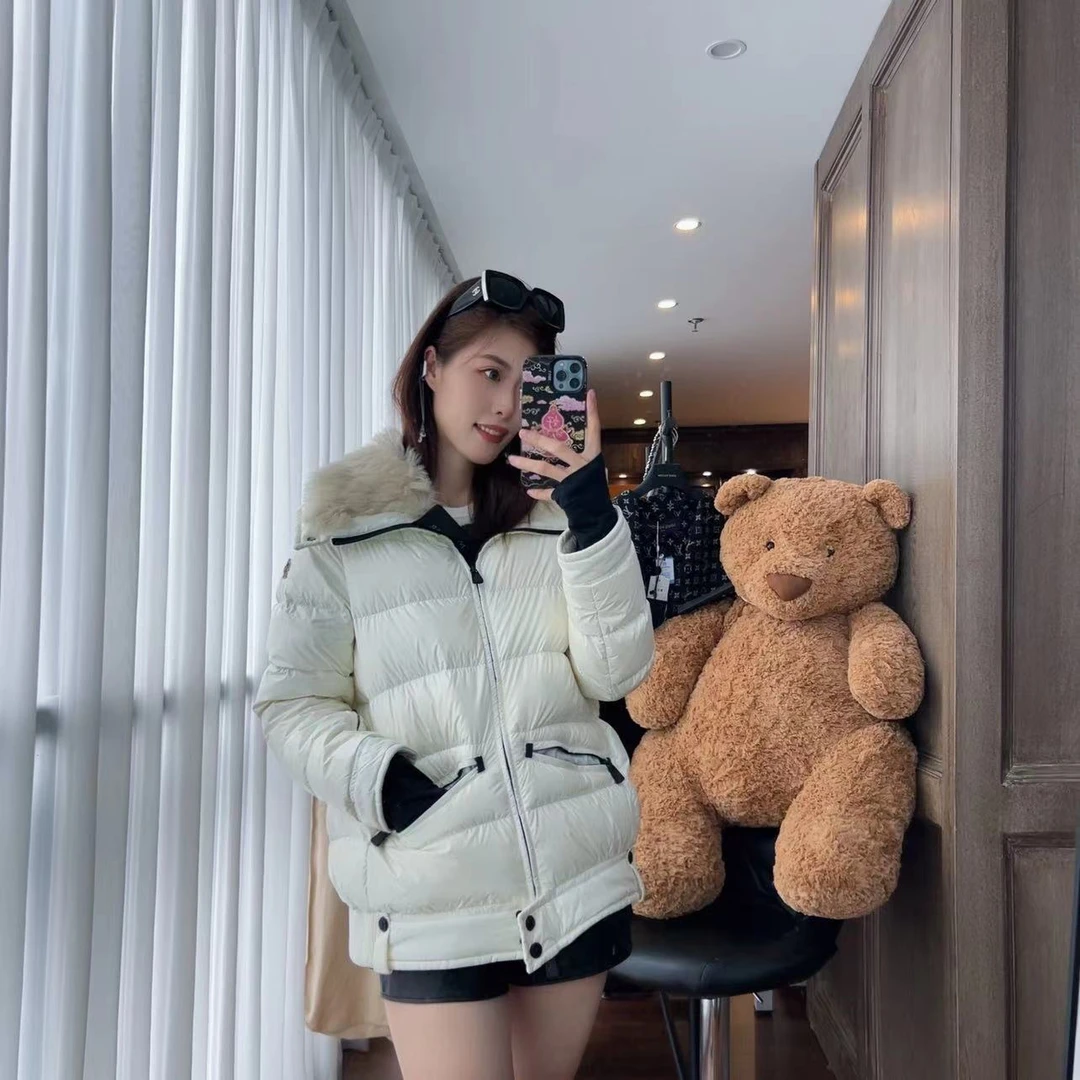 麦殿/95新/Moncler/盟可睐/女士羽绒服白色/170码/230226GTCVB01