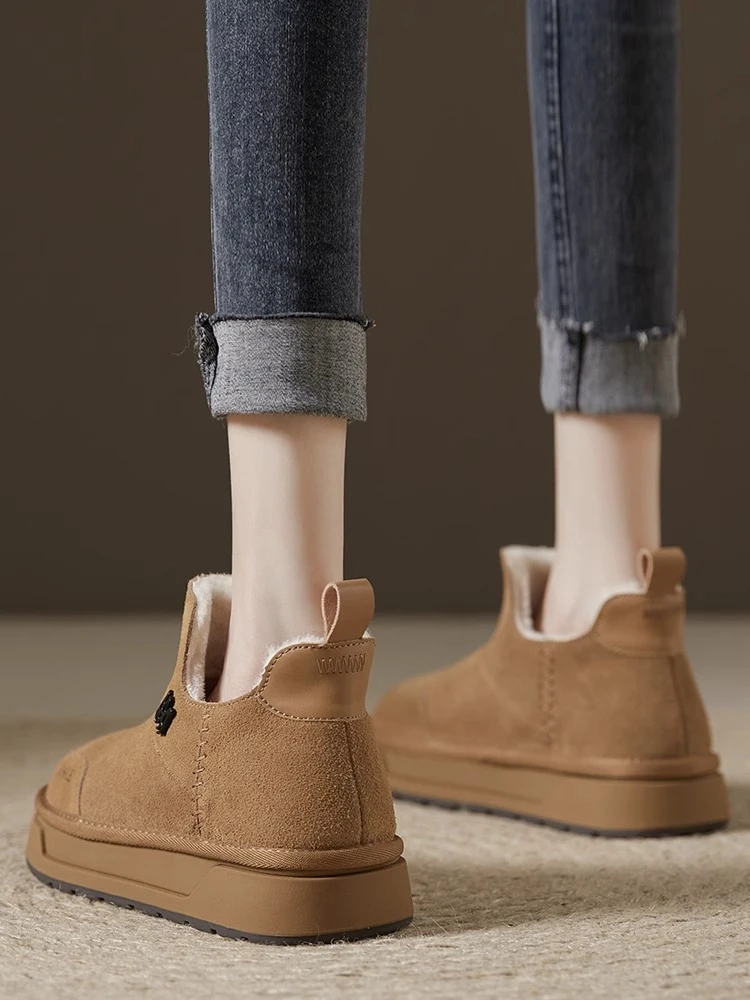 英伦风靴子女冬季加绒加厚保暖东北棉鞋2023一脚蹬短筒马丁靴女款