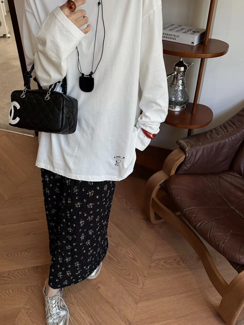 〔ONE史努比白T〕秋季宽松圆领刺绣小破边设计百搭长袖T