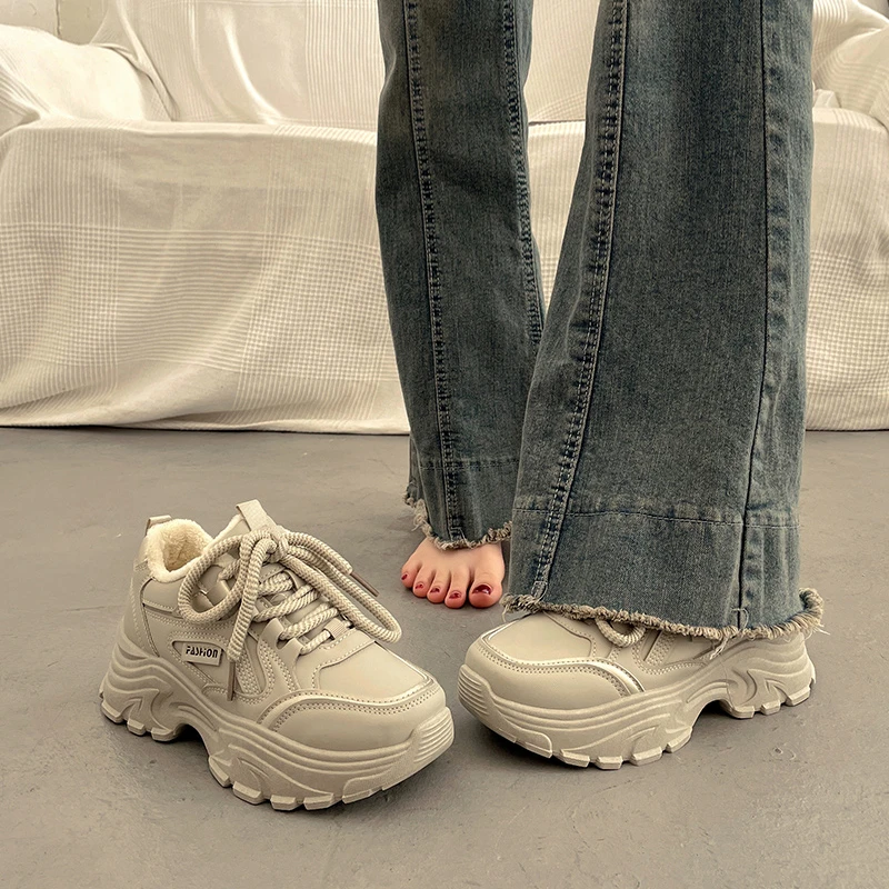 港风显脚小厚底老爹鞋女秋冬百搭炸街超火2025新款爆款休闲运动鞋