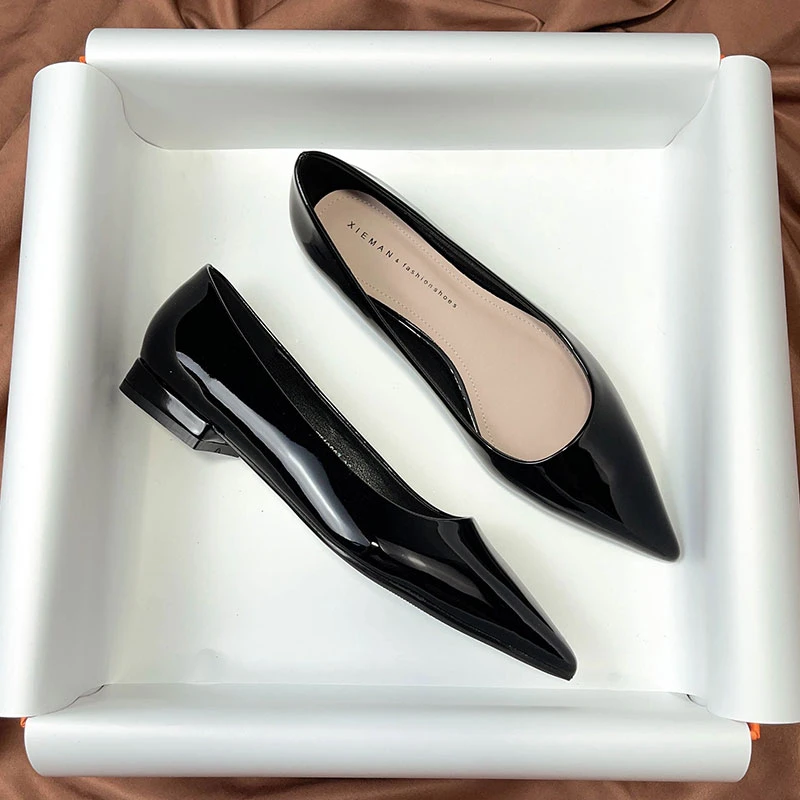 巴黎时尚黑色职业平底鞋女夏季2025年新款裸色漆皮尖头浅口单鞋女