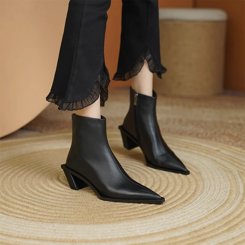 PinkAvril秋冬新款女靴法式高跟鞋单靴时尚异型跟百搭尖头短靴女