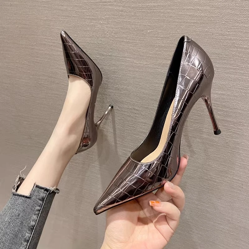 PinkAvril2025新款漆皮尖头枪色高跟鞋女性感细跟职业工作单鞋春