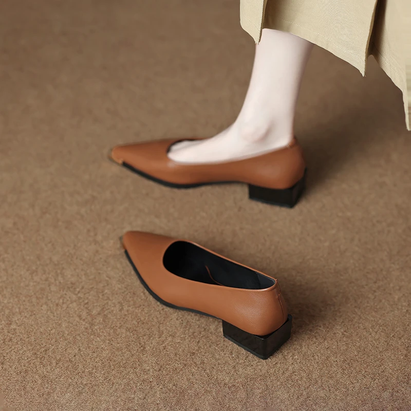 休闲绝美时尚法式低跟尖头单鞋女2025新款春秋百搭3公分小跟秋鞋