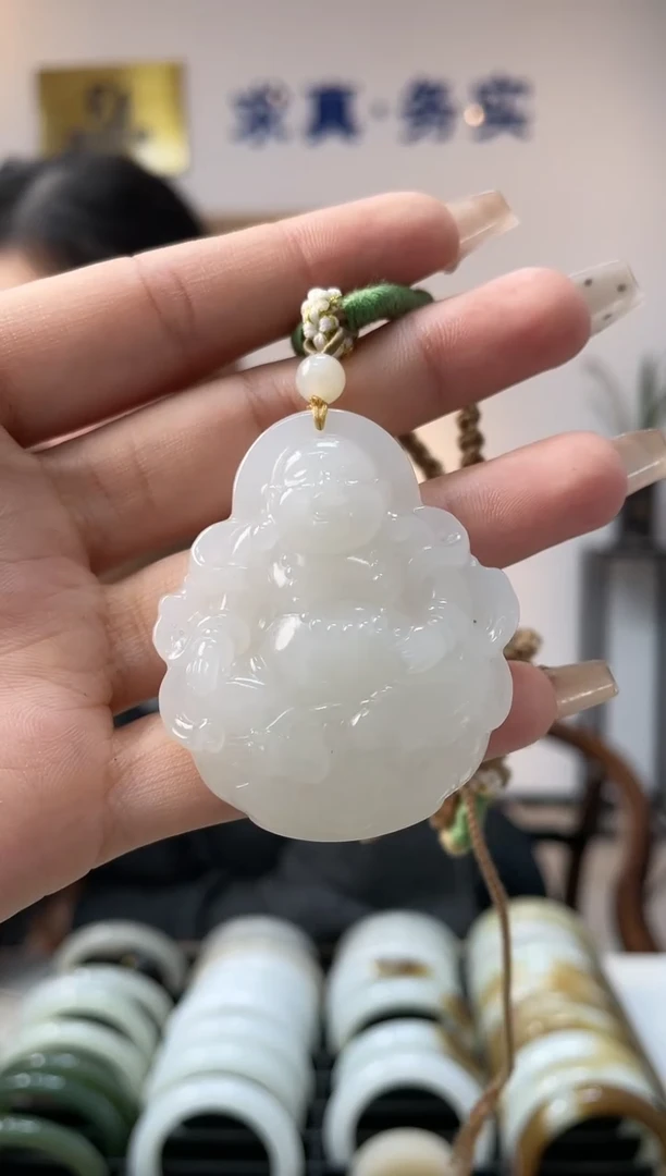 【闪购商品】和田玉颈饰未镶嵌佛公随机发一件