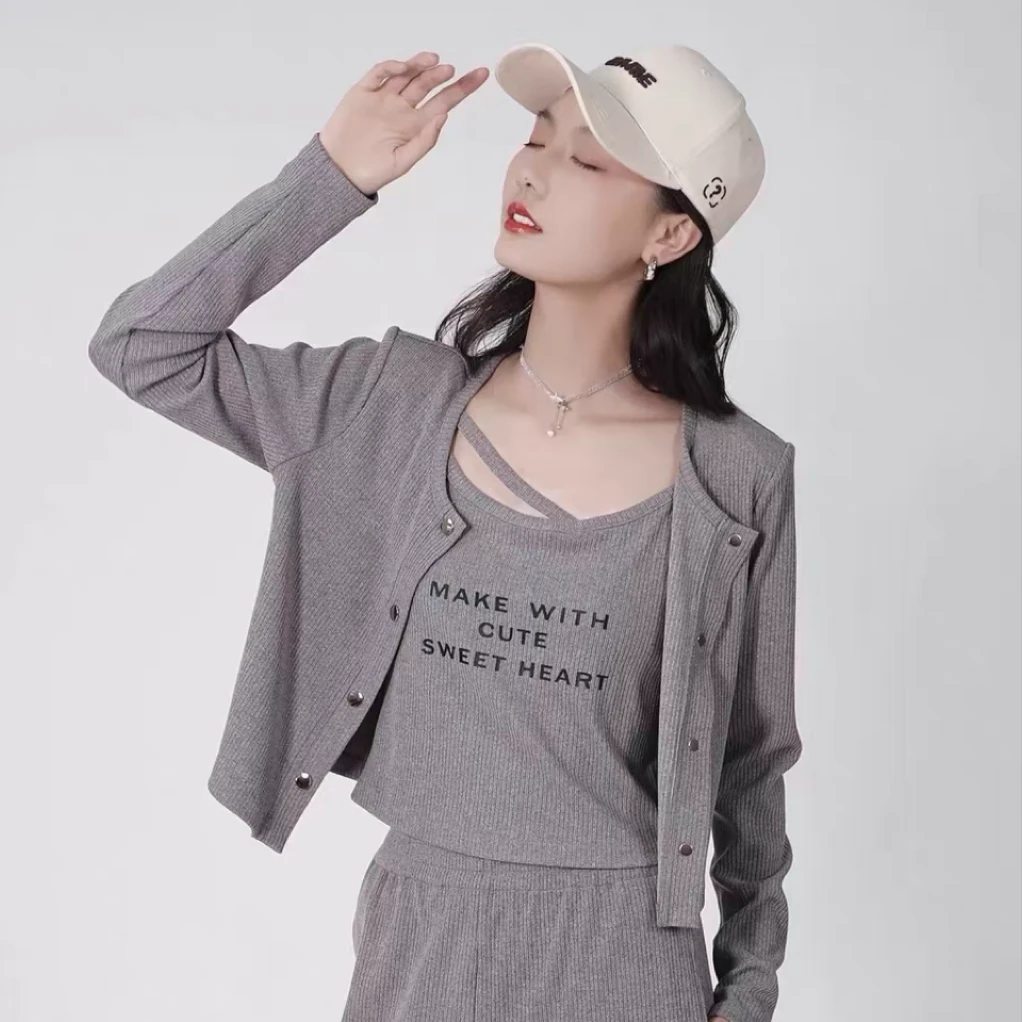 朵以2023秋季新款时尚休闲显瘦简约字母背心上衣阔腿裤三件套装潮