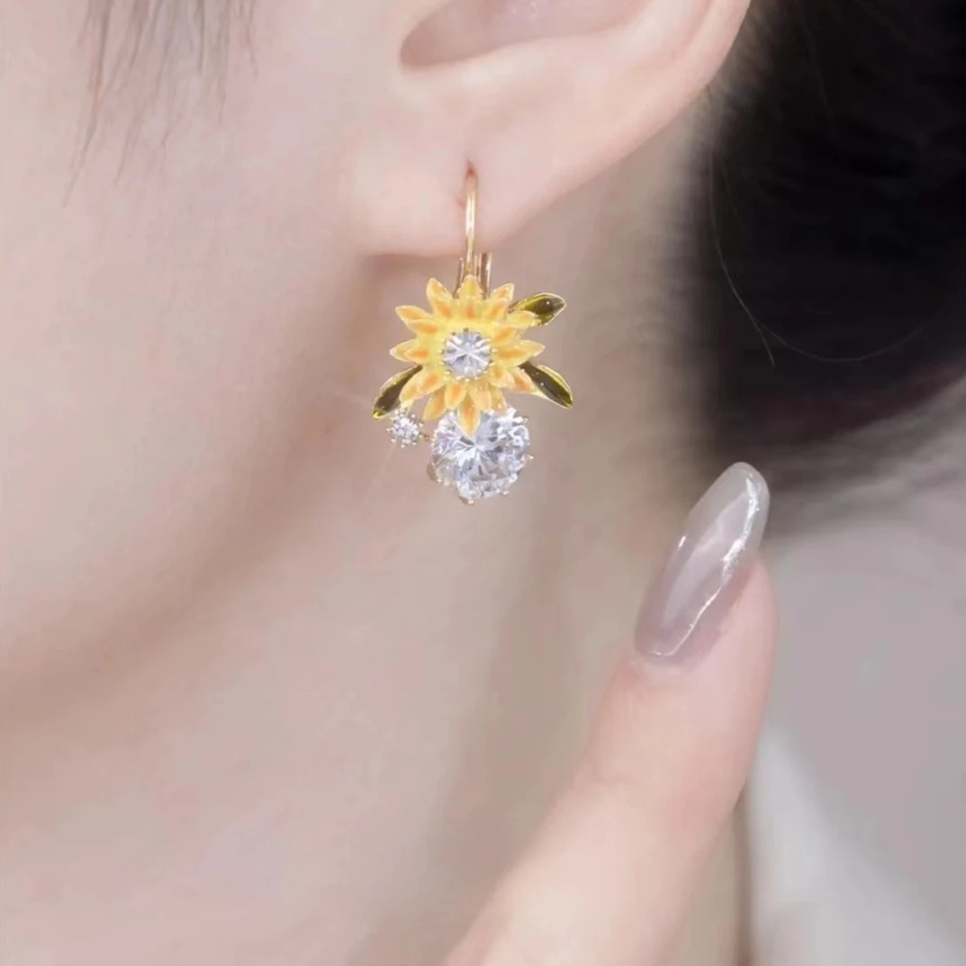 铜合金合成锆石耳饰 【向阳】太阳花耳环精致时尚气质设计百搭项链