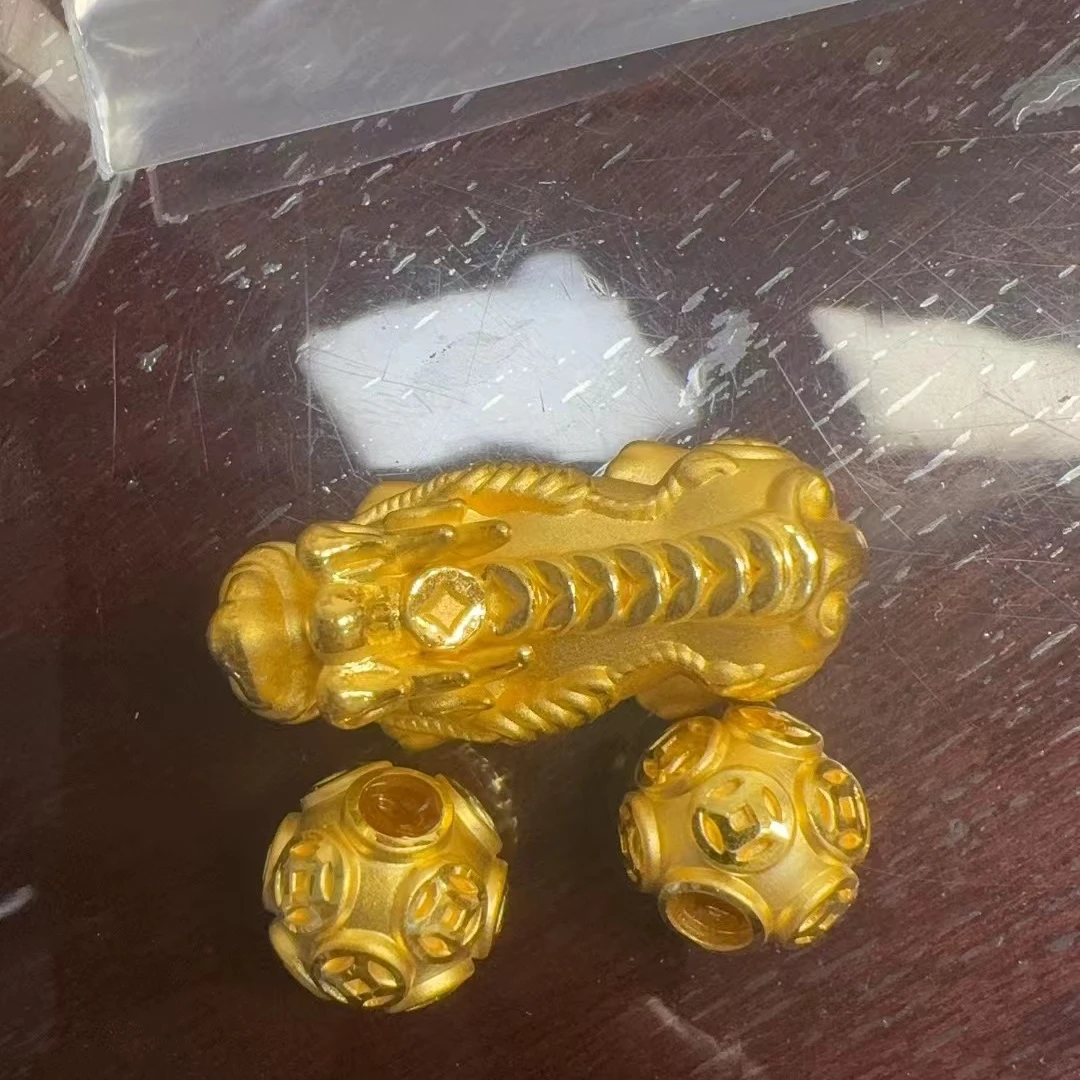 8.37g足金999貔貅金珠2