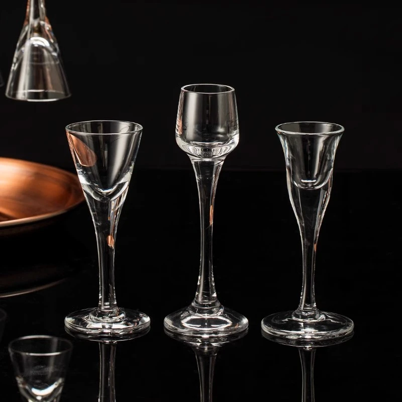 酒店家用创意中式水晶玻璃高脚小酒杯白酒杯一口烈酒杯带杯架套装