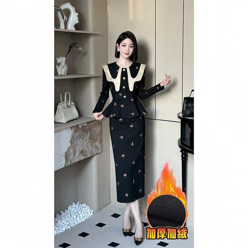 格娜2024新款时尚蝴蝶绣花秋季洋气显瘦设计长袖圆领假两件连衣裙