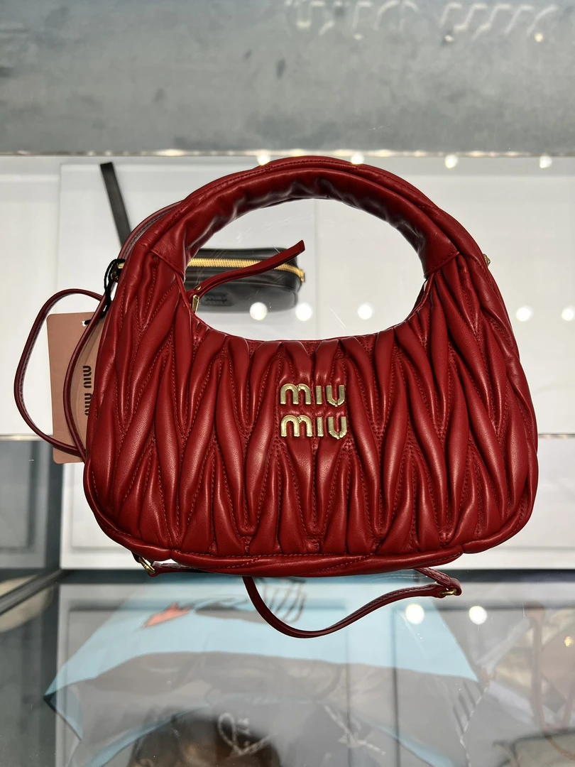 全新未使用 MIU MIU/缪缪 MIU MIU迷你hobo包
