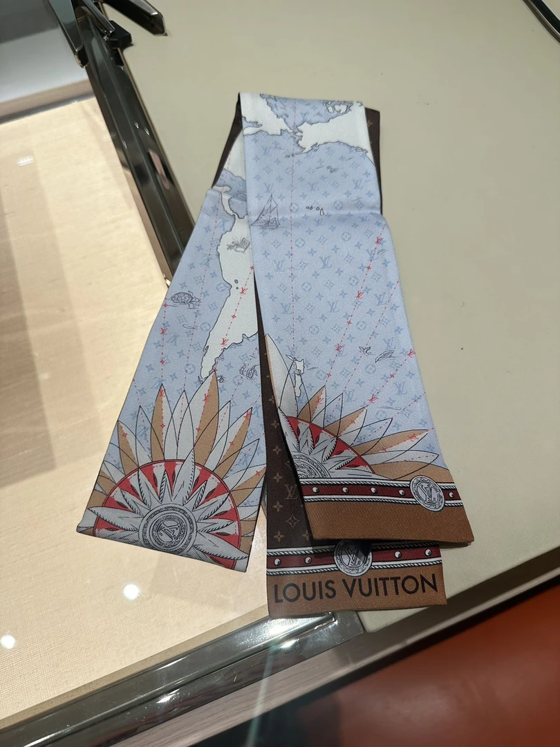 全新未使用 LouisVuitton/路易威登 lv  双面丝巾