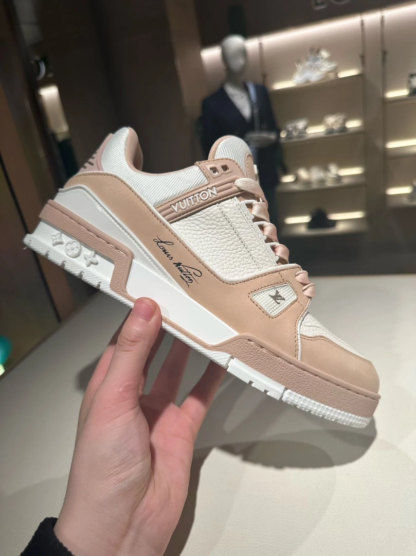全新未使用 LouisVuitton/路易威登 LV 运动鞋